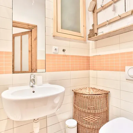 Zacisze Street * קרקוב