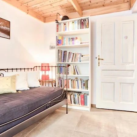 Apartment Zacisze Street