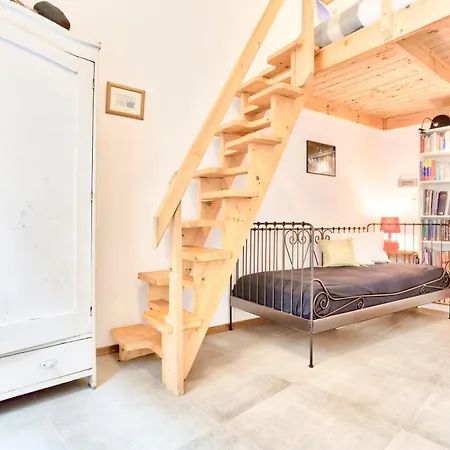 Zacisze Street Apartment *